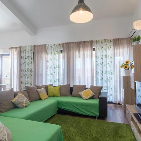 Appartement With Parking Space - 17879 Vir