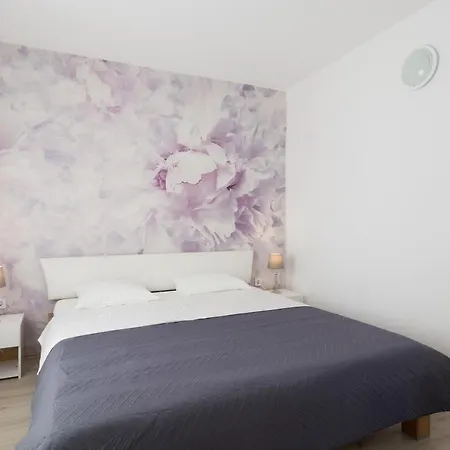 With Parking Space - 17879 Appartement