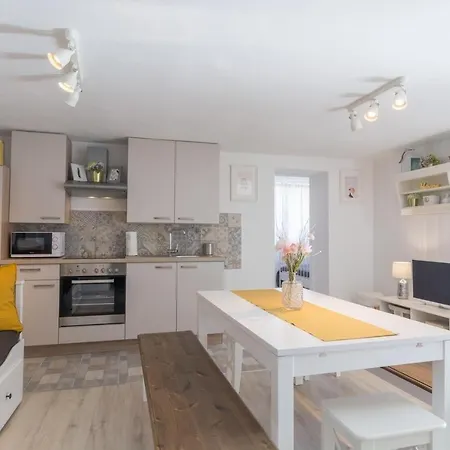 With Parking Space - 17879 Appartement *